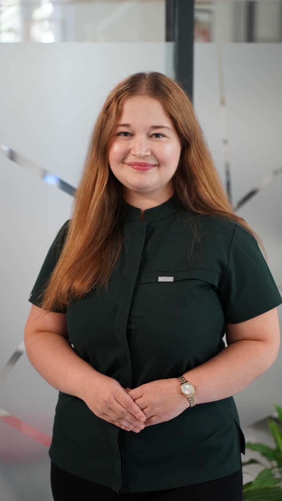Dt. Elif Küçüksolak - Diş Hekimi